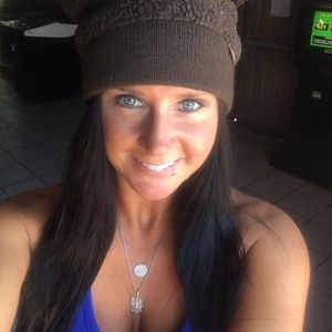 Meet your Posher, Stella